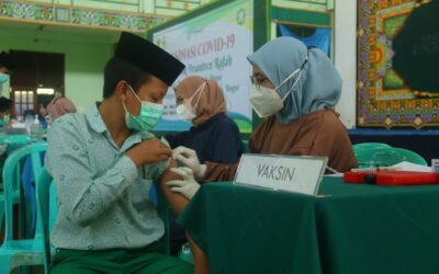Ponpes Rafah Laksanakan Vaksinsi untuk Guru dan Santri