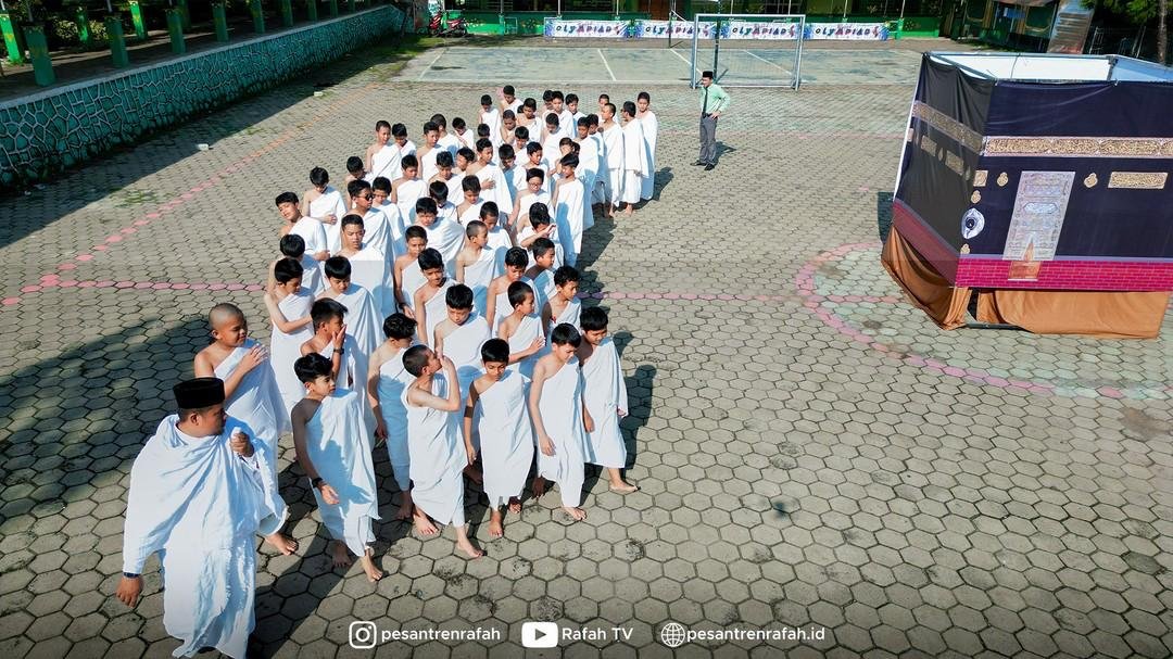 Manasik Haji Santri Kelas 1 dan 1 Intensif: Membekali Pemahaman Ibadah Secara Praktik